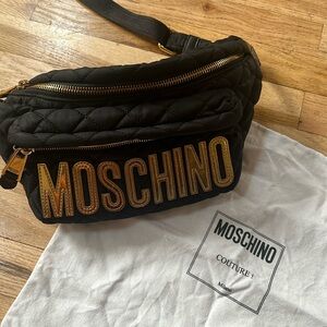 Moschino belt bag
